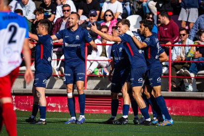 Jugadors de l’Atlètic Lleida celebren un gol la passada temporada.