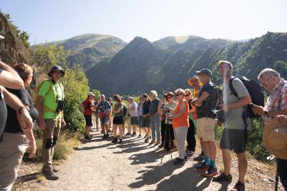 Excursió naturalista i literària, ahir entre Cervi i Gavàs.