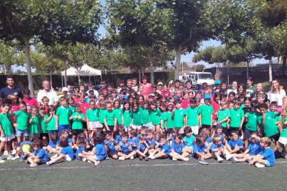 A la imatge, alguns dels nens i nenes que han participat a les estades del Club Tennis Lleida.