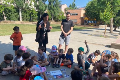 Un centenar de niños y niñas inauguraron ayer la temporada de ‘casals’ en La Seu d’Urgell. 