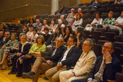 Josep Pons, segon per la dreta, en l’acte de reconeixement que li van dedicar a l’Auditori.