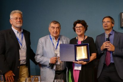 Olga Martín, con el premio Life Time Achivement de la IAEF.