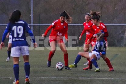 Un moment del partit de l'AEM al camp de l'Oviedo.