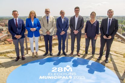 Els candidats per Lleida posen per a SEGRE amb la ciutat de fons