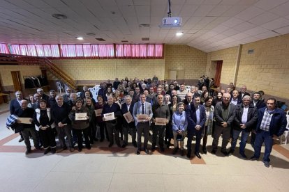 Àmplia representació - L’acte d’ahir va comptar amb una àmplia representació territorial i política. Va comptar amb l’assistència, per exemple, de l’exdelegada del Govern central a Catalunya Teresa Cunillera i el subdelegat a Lleida,  ...