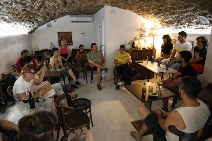 Colors de Ponent i Antisida van organitzar ahir un col·loqui intercultural a Lo Carrincló de Lleida.