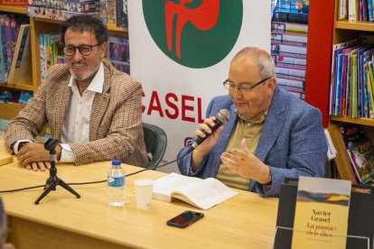 Antoni Gelonch, maestro de ceremonias, arrancó más de una sonrisa a Xavier Graset.