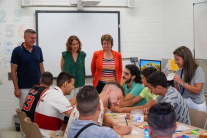 Las conselleras Ubasart y Simó presentaron ayer el proyecto en la cárcel tarraconense de Mas d’Enric.