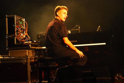 La música y compositora Clara Peya, durante el concierto en Lleida.