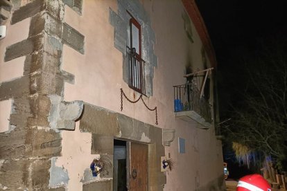 Un incendio calcina la primera planta del Castell de Vicfred