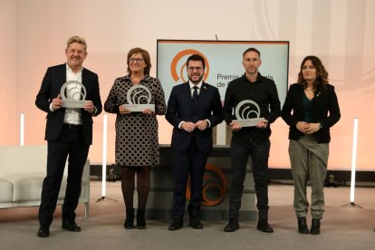 Wayne Griffiths (Cupra), Olga Viza i Manel Alías, amb el president Aragonès i la consellera Laura Vilagrà.