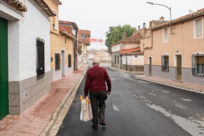 Un carrer, diferents pobles. Un carrer divideix els pobles Pozo Cañada i Chinchilla de Montearagón, d’Albacete. El veí vota el seu alcalde segons la vorera on viu.