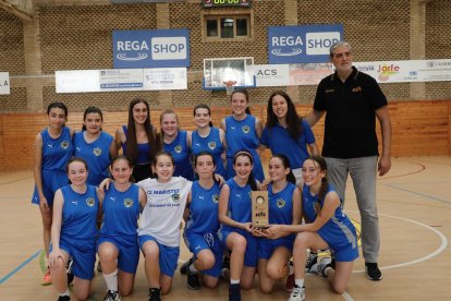 L'equip infantil femení de promoció de Maristes