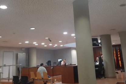 El acusado durante la vista celebrada ayer en la Audiencia. 