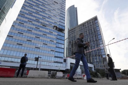 Un edificio de Moscú sufrió daños leves.