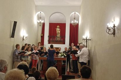 El Cor Stabat Mater, en la capilla Sant Isidori de Mollerussa el pasado 19 de junio, el día del aniversario.