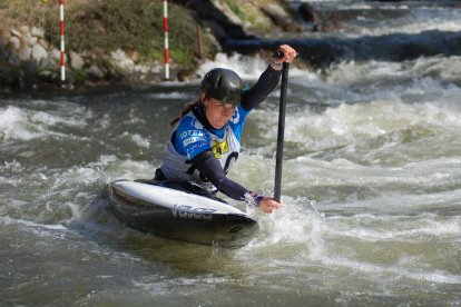 Núria Vilarrubla, que torna a la competició, va superar el tall sense problemes en canoa.