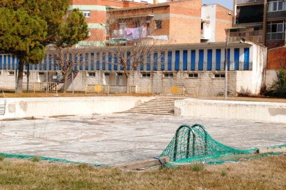 Estat actual de la piscina de les escales.