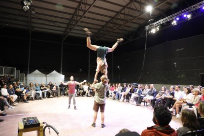 L’espectacle d’acrobàcies ‘Encore une fois’ de la companyia Tripotes, ahir a Alpicat.