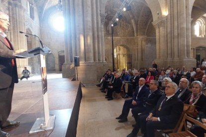 Joan Viñas, durant la lectura del pregó que dona per encetats els actes de la Setmana Santa a Lleida