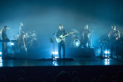 El cantante y compositor barcelonés Pau Vallvé, el sábado en el Teatre de l’Escorxador de Lleida.