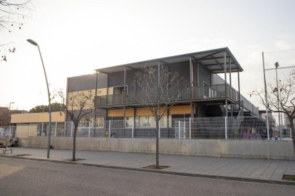 Exterior de l’escola de Ciutat Jardí.