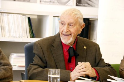 Josep Vallverdú, a Pagès Editors, durant la presentació de la Biblioteca Poètica de l'autor.