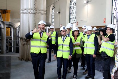 Pere Aragonès visitant ahir les obres d’ampliació de l’estació de tractament d’aigua del Besòs.