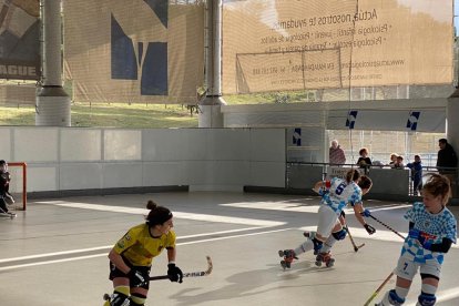 El equipo de Lluís Rodero, que vio el partido desde la grada por sanción, se llevó 3 puntos de oro.