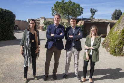 Victoria Morales, David Prats, David Orozco y Alba Henar, ayer en Mas de Colom, Tàrrega.