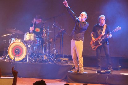 Els Pets, durante su actuación en el Auditori de Lleida.