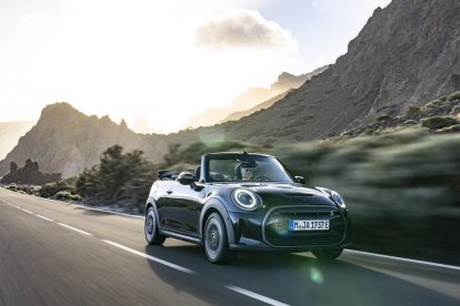 Mini tira endavant amb una petita sèrie del Mini Cooper SE Cabrio 100% elèctric, que representa un altre gran pas en la direcció de la mobilitat elèctrica.