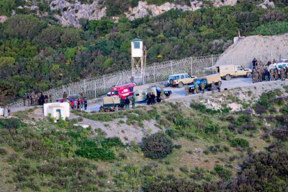 Marruecos aborta el salto a la valla de Ceuta y detiene a 70 migrantes