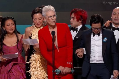 Jamie Lee Curtis, millor actriu secundària pel seu paper a ‘Todo a la vez en todas partes’.