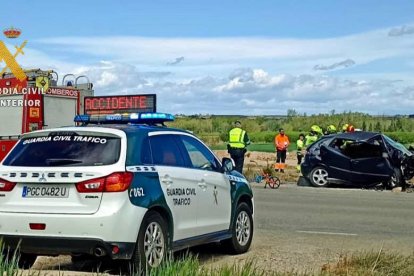 Mor un conductor al xocar amb un clavegueró de formigó a Vallobar