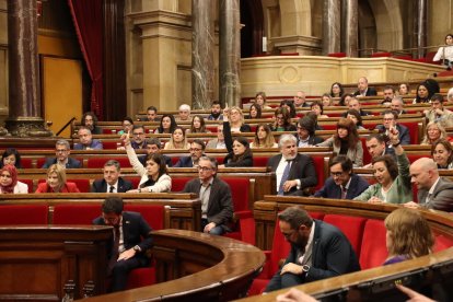 El ple del Parlament durant la votació per reconèixer l'aranès com a llengua vehicular en l'ensenyament no universitari.