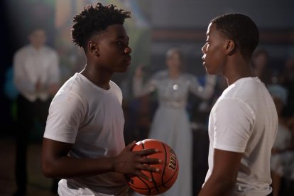 Los protagonistas, Jalyn Hall (Josh Bell) y Amir O’neil (Jordan Bell).