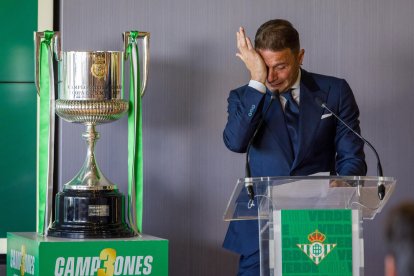 Joaquín seguirá en el Betis como directivo