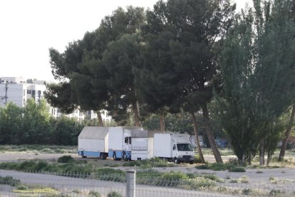 Primeros feriantes al recinto de la antigua Hípica