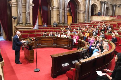 Vida i obra de Vallverdú, a escena - El Teatre de l’Escorxador de Lleida va acollir ahir en doble funció l’espectacle Univers Vallverdú, un muntatge sobre l’escriptor lleidatà readaptat en format més íntim respecte a l’estrenat el 201 ...