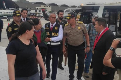 L’arribada de l’expresident Alejandro Toledo a l’aeroport.