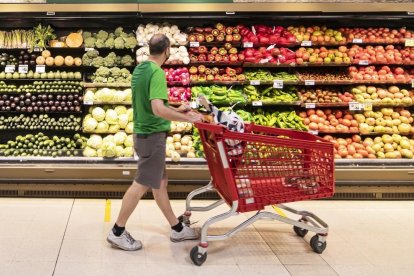 Les patates i les pomes, els productes que més s’han encarit l’últim mes.