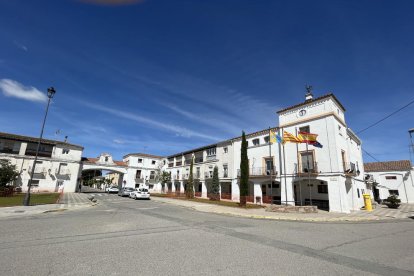 Vista del ayuntamiento de Gimenells.