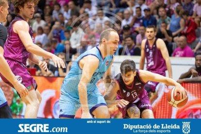 Jaume Lobo en una acció del partit d'avui