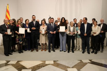 El president de la Generalitat, Pere Aragonès, va conduir l’entrega dels guardons, que van reconèixer 17 persones i cinc entitats.