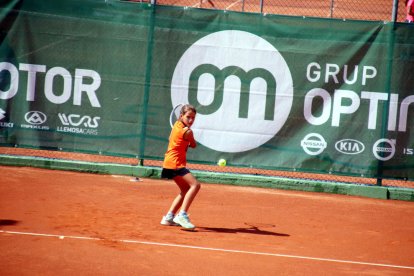 Aina Fontova, del CT Urgell, ahir durant el seu partit.