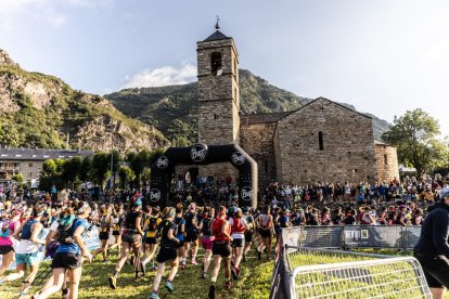 Los corredores partieron desde la Iglesia de Sant Feliu de Barruera.