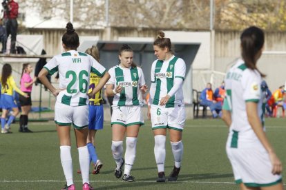 Lisa Marie Scholz, la nueva jugadora del AEM, con el dorsal 6, durante un partido con el Córdoba.