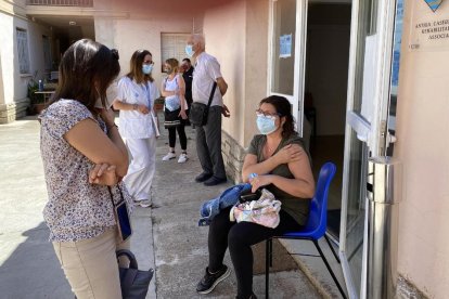 La vacunación sin cita en Guissona se hizo en la Antiga Caserna de la Guàrdia Civil.