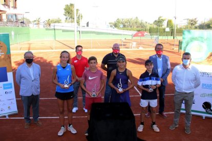 El lleidatà Víctor Palomar, amb samarreta de color roig, ahir a la foto de família.